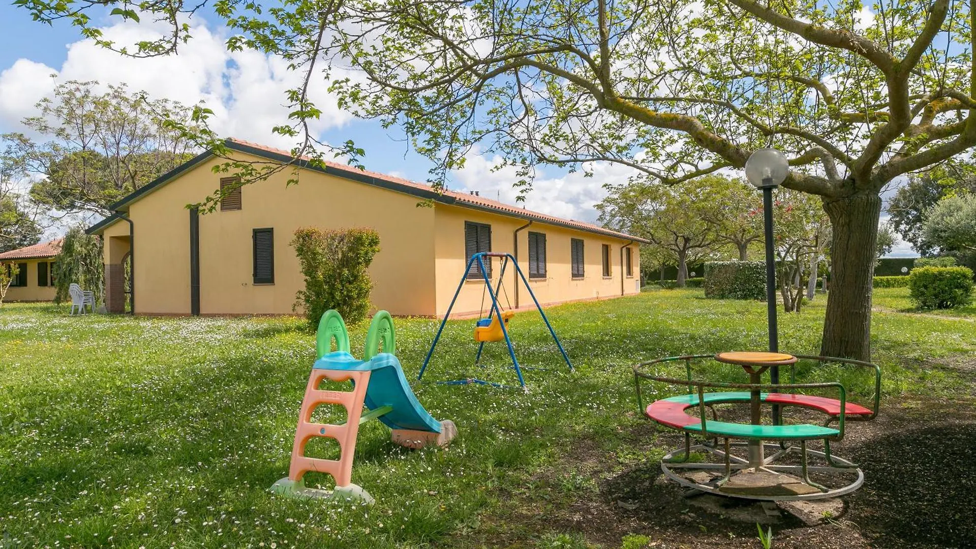 Alloggio per agriturismo Villa Il Girasole - Uva Venturina Terme