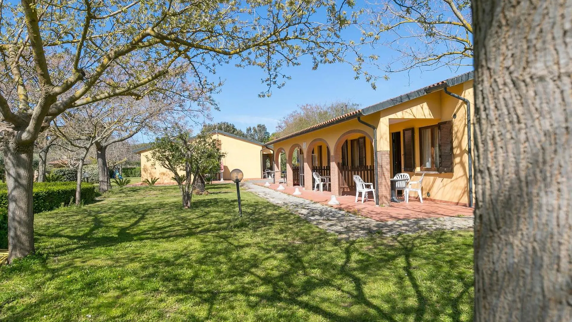 Il Girasole - Uva Villa Venturina Terme