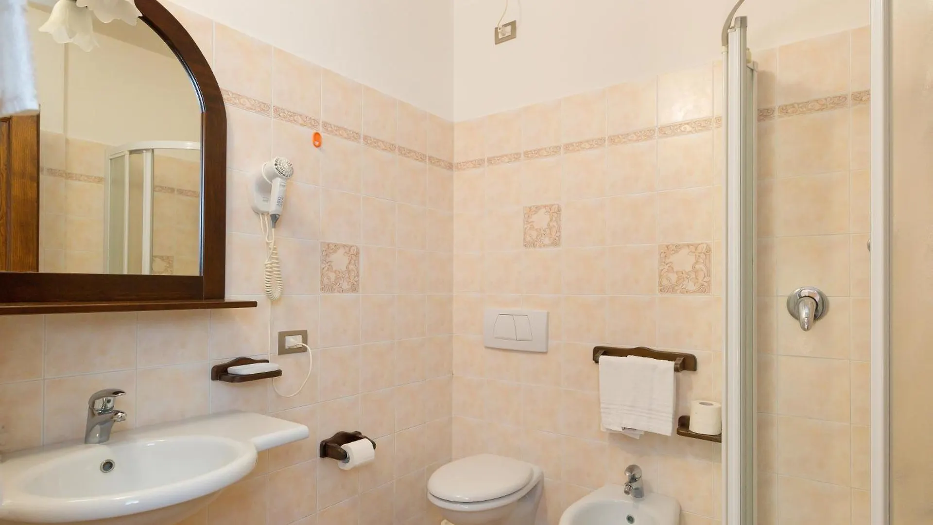 Alloggio per agriturismo Villa Il Girasole - Uva Venturina Terme