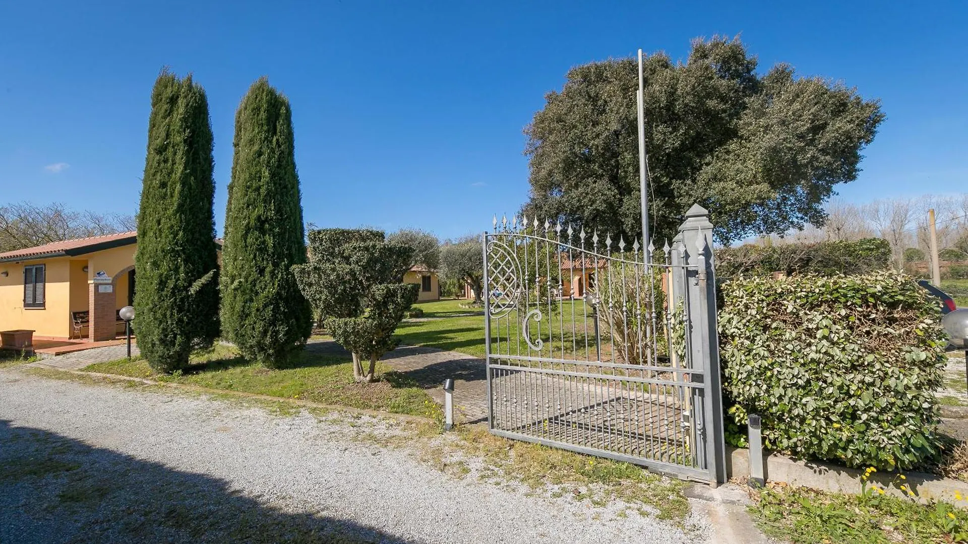 Il Girasole - Uva Villa Venturina Terme